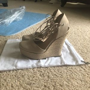 Schutz nude beautiful for summer.